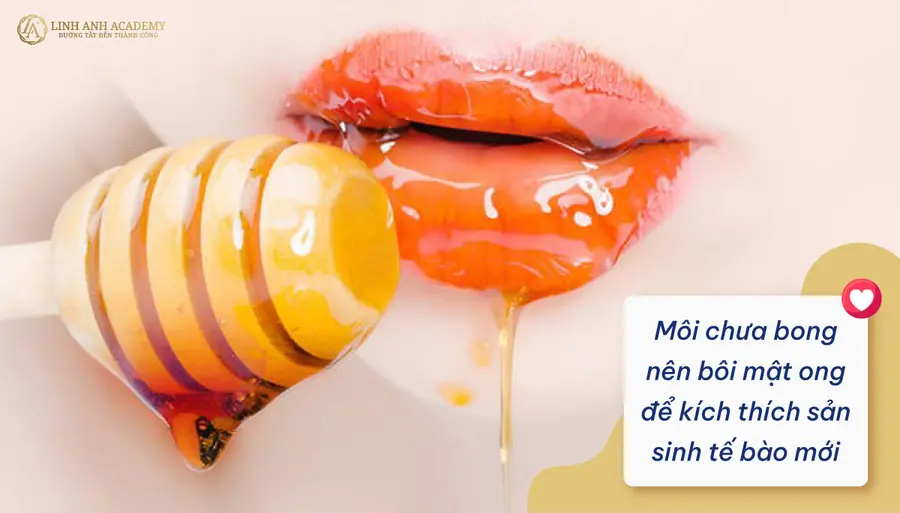 dưỡng môi sau xăm bằng mật ong